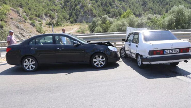 Amasya’da Otomobil Çarpışması: 3 Yaralı