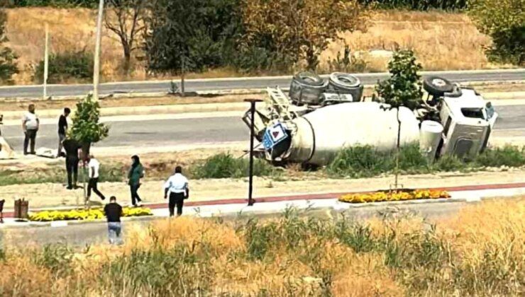 Ankara’da Beton Mikseri Devrildi