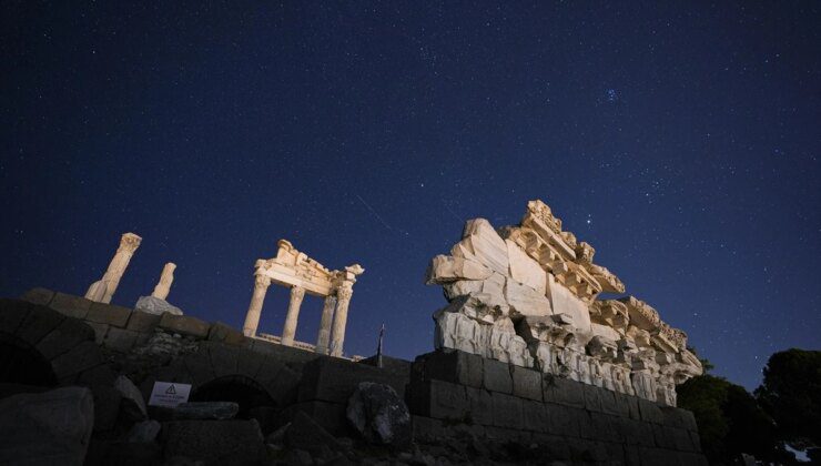 Bergama Akropolü’nde Perseid meteor yağmuru gözlendi