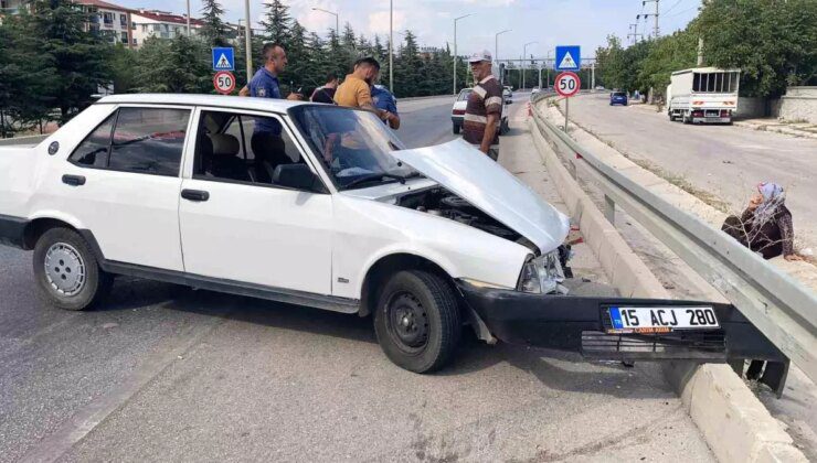 Burdur’da freni patlayan otomobil kaza yaptı: 1 yaralı