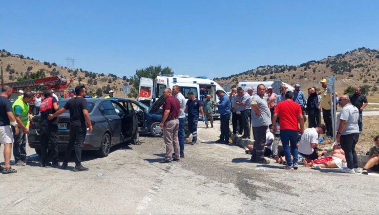 Burdur’da Otomobil Çarpışması: 1’i Ağır 10 Yaralı