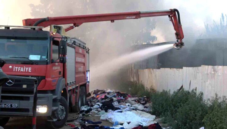 Bursa’da Geri Dönüşüm Fabrikasında Yangın Çıktı