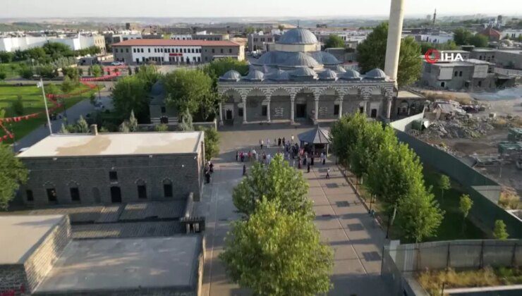 Diyarbakır’da Sultan II. Bayezid Vakfı’nın hayır şartı kapsamında 30 çocuk için sünnet şöleni düzenlendi