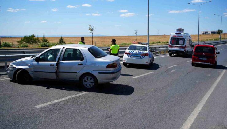 Edirne’de Otomobil Kazası: 2 Kişi Yaralandı