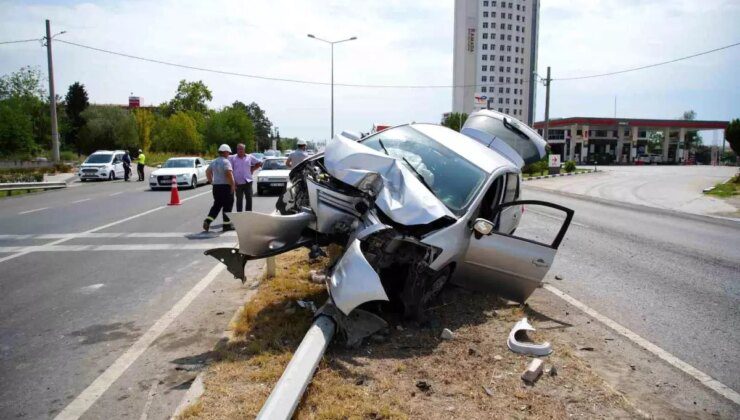 Edirne’de otomobil kazası: Baba ve 2 çocuk yaralandı