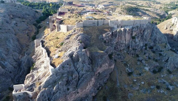 Elazığ’da Harput Kalesi’nde 1000 yıllık sanayi sitesi bulundu