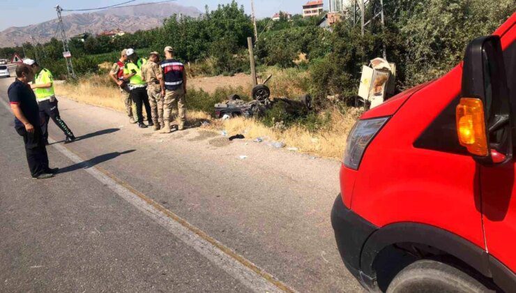 Elazığ’da Lastiği Patlayan Otomobil Takla Attı: 5 Yaralı