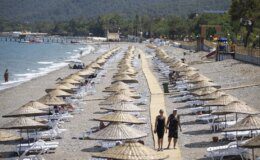 Emeklilere bu plajlarda şezlong ve şemsiye ücretsiz