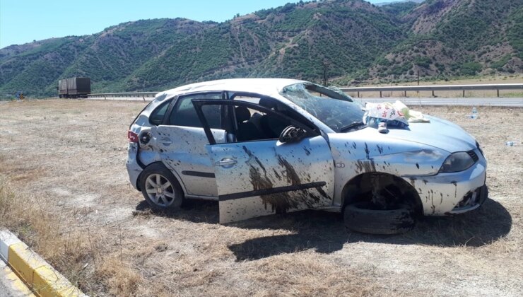 Erzincan’da otomobil devrildi, 4 kişi yaralandı