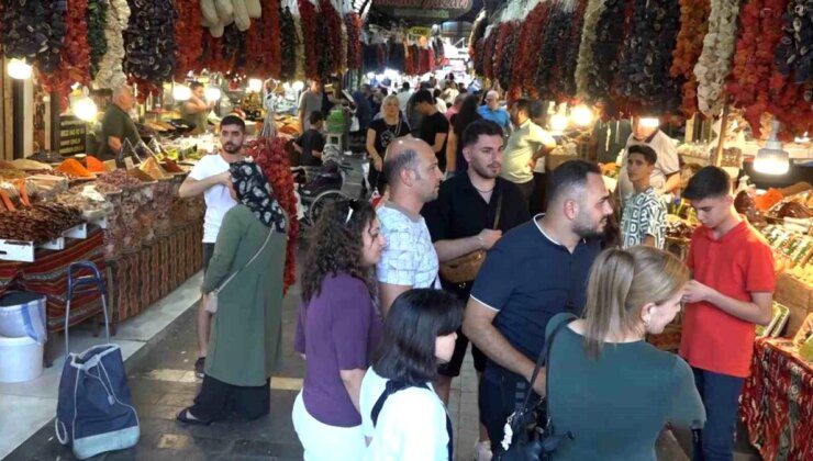 Gurbetçiler Gaziantep Esnafını Sevindiriyor