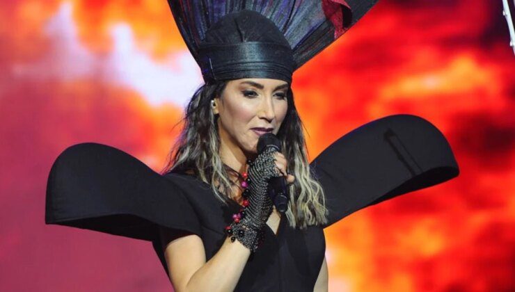 Hande Yener, "Çıplaklardan rahatsızız" diyen kişiye patladı: İran’a git, orada yaşa