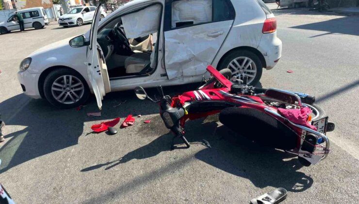 Hatay’da otomobil ile motosikletin çarpışması sonucu 2 kişi yaralandı