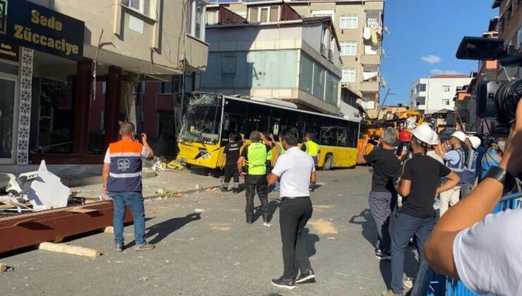 İETT Otobüsü Pendik’te Bir Binaya Çarptı