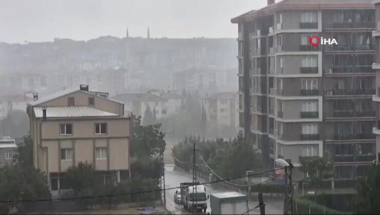 İstanbul’da Silivri’de yaz yağmuru, kısa süreli sağanak yağış etkili oldu