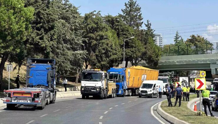 İstanbul’da tırın otobüse çarpması sonucu 8 kişi yaralandı