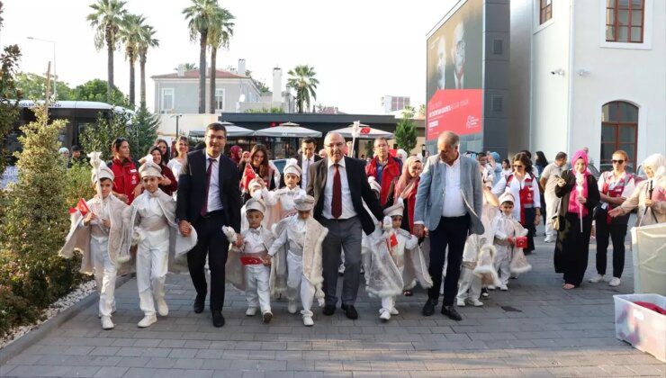 İzmir’de 24 çocuk için toplu sünnet töreni düzenlendi