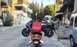 İzmir’de kasksız 2 kişi motosikletle başka bir motosikleti taşıdı