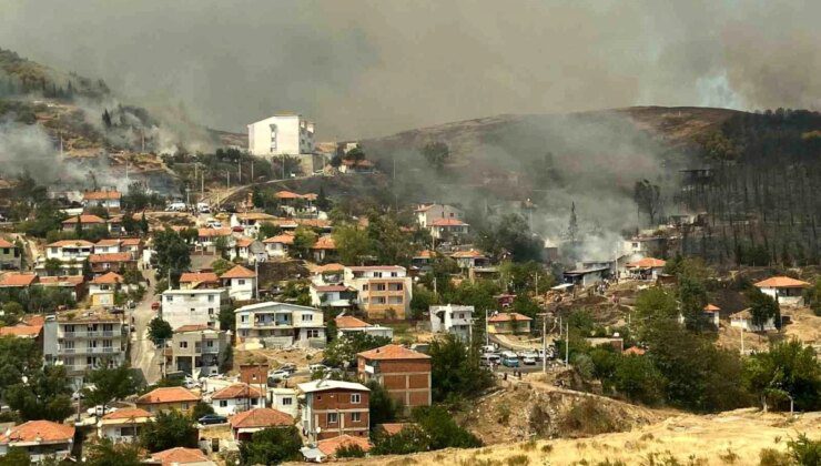 İzmir’de Yamanlar’da çıkan orman yangını evlere sıçradı