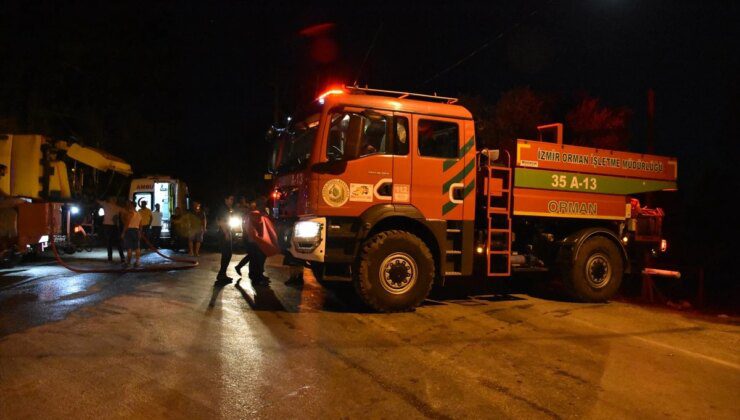 İzmir’de Zeytinlik Alanında Çıkan Yangın Söndürüldü