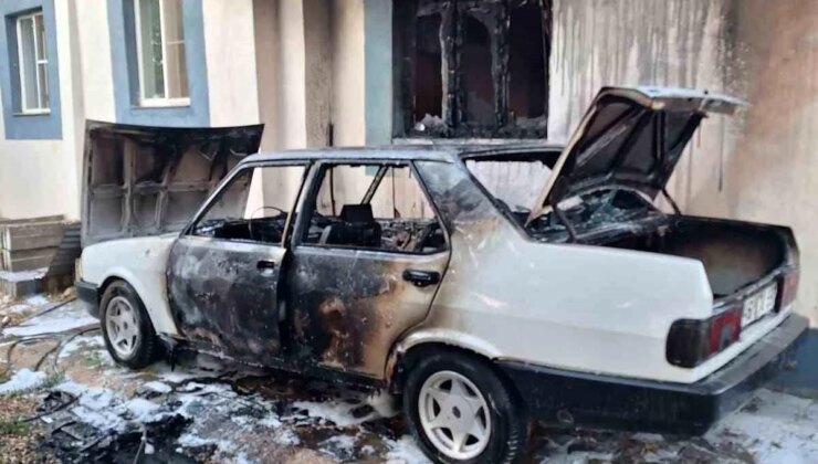 Kahramanmaraş’ta Park Halindeki Otomobilde Yangın Çıktı