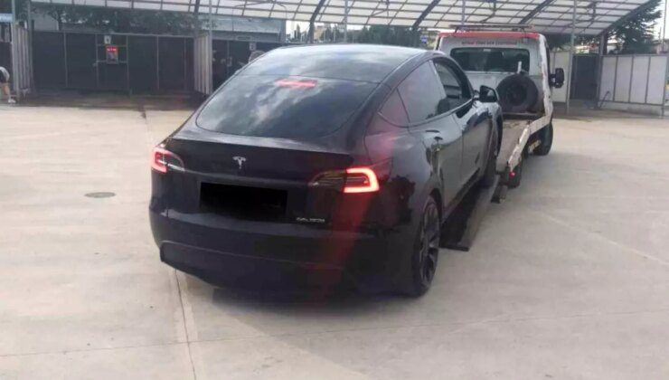 Kastamonu’da Tesla Marka Otomobili ile Drift Atan Sürücüye Cezai İşlem Uygulandı