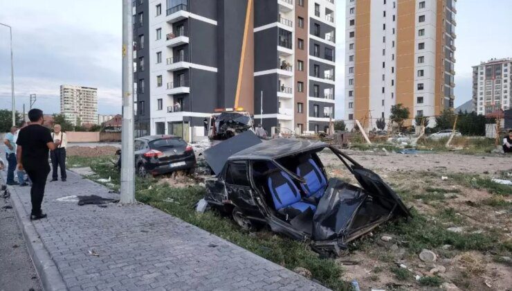 Kayseri’de Tofaş marka otomobil kaza yaptı, 2 kişi yaralandı