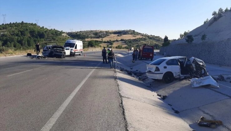 Kütahya’da Otomobil Kazası: 5 Kişi Yaralandı