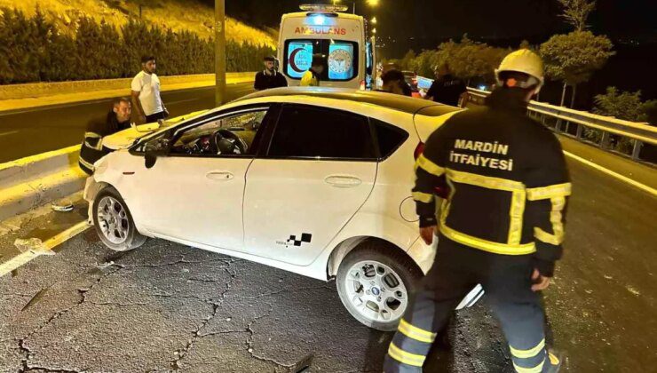 Mardin’de refüje çarpan otomobilde 2 kişi yaralandı