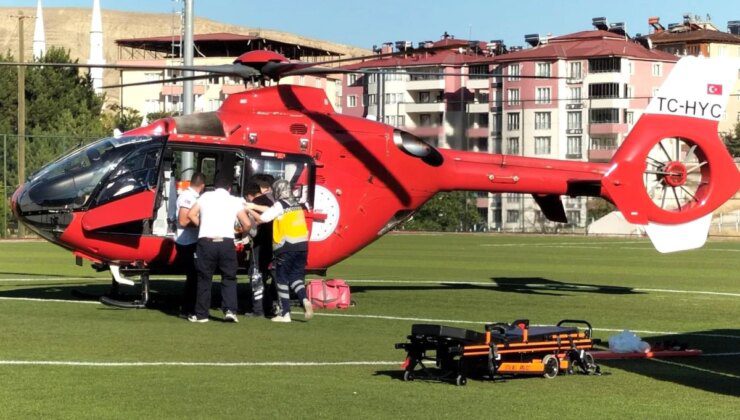 Motosikletin çarptığı yaya hava ambulansıyla Malatya’ya sevk edildi