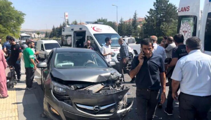 Polatlı’da Cenazeye Giden Otomobille Hafif Ticari Araç Çarpıştı: 5 Yaralı