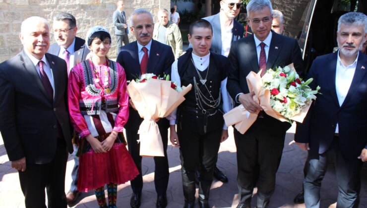 Sağlık Bakanı Memişoğlu Trabzon’da ziyaretlerde bulundu