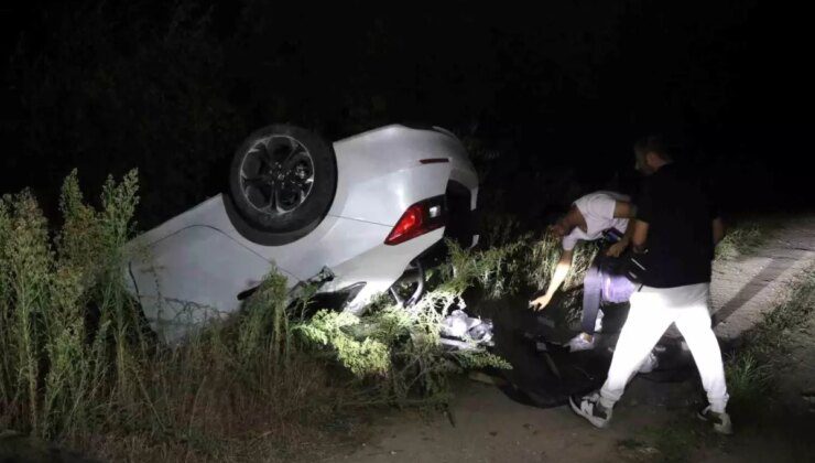 Sakarya’da Otomobil Kazası: Bir Otomobil Kanala Devrildi