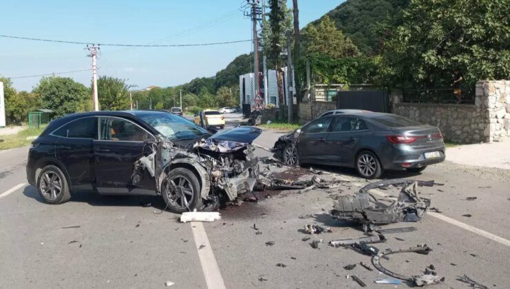 Sapanca’da otomobil ve cipin karıştığı kaza: 3 yaralı