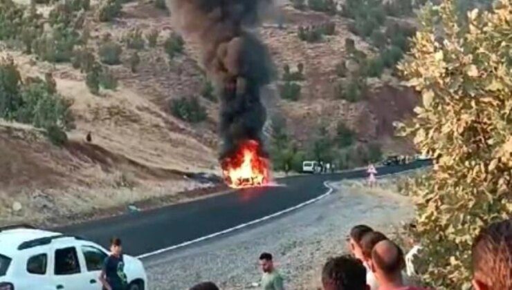 Şırnak-Siirt karayolunda lüks otomobil alev aldı