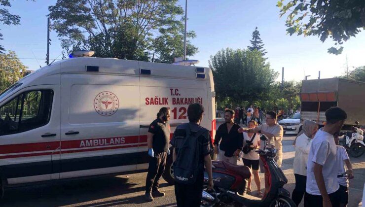 Tekirdağ Çorlu’da otomobil ile çarpışan motosikletli genç kadının yaralandığı kaza kameraya yansıdı