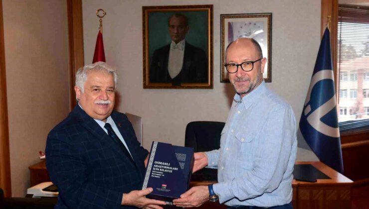 TÜBA Başkanı Prof. Dr. Muzaffer Şeker, Anadolu Üniversitesi Rektörü Prof. Dr. Fuat Erdal’ı ziyaret etti