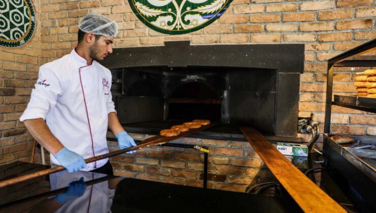 Ümraniye Belediyesi tarafından Osmangazi Millet Bahçesi’nde açılan Simit Kafe yoğun ilgi görüyor