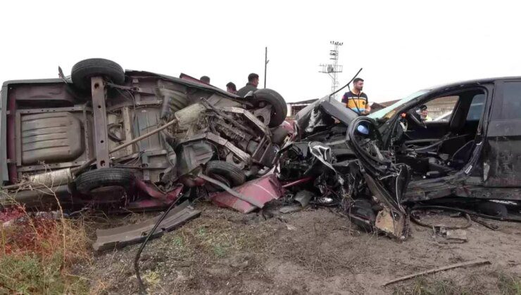 Amasya’da Kafa Kafaya Çarpışma: 2 Kardeş Hayatını Kaybetti