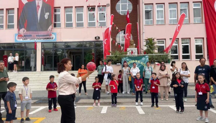 Ankara’da Anaokulu ve İlkokul 1. Sınıf Öğrencileri Okullarına Döndü