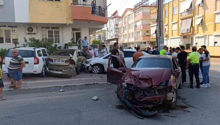 Antalya’da 14 Yaşındaki Çocuğun Kullandığı Otomobil Kazaya Yol Açtı