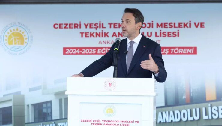 Bakan Bayraktar, Yeşil Teknoloji Mesleki ve Teknik Anadolu Lisesi’nde açılış törenine katıldı