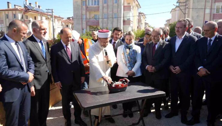 Diyanet İşleri Başkanı Erbaş, Kur’an Kursu Temel Atma Törenine Katıldı