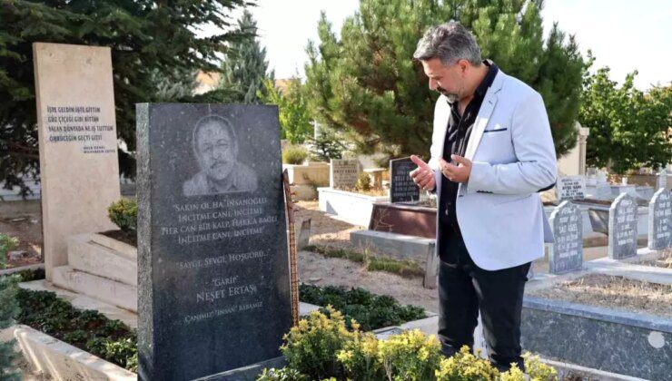 Dr. Kemal Özavcı, Neşet Ertaş’ın Sazını Gururla Saklıyor