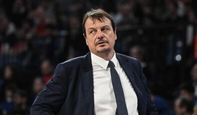 Ergin Ataman’dan pankart açıklaması! ’Bunu yapan insanlar…’