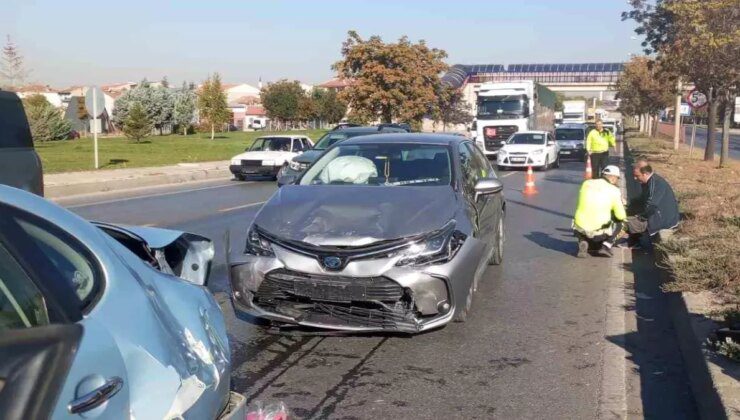 Eskişehir’de 3 Araçlı Trafik Kazası: 1 Yaralı