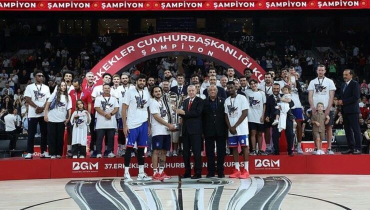 Fenerbahçe Beko 82-83 Anadolu Efes MAÇ SONUCU – ÖZET Cumhurbaşkanlığı Kupası Anadolu Efes’in!