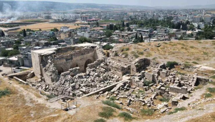 Gaziantep’teki tarihi Raban Kalesi İç Kale Cami onarılmayı bekliyor