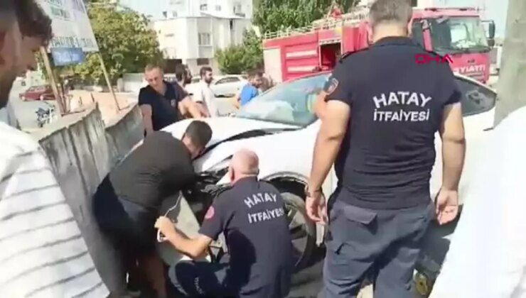 Hatay’da Polis Aracıyla Otomobil Çarpıştı: 5 Yaralı