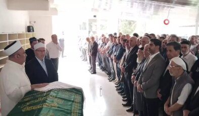 İlahiyatçı Mustafa Karataş’ın Annesi Defnedildi