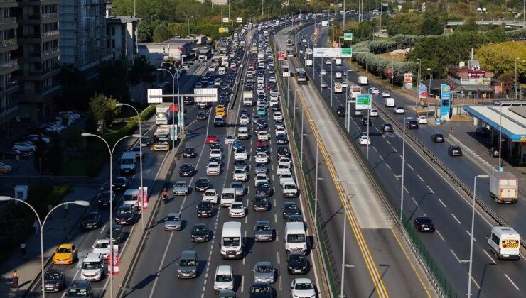 İstanbul’da Okul Dönüşü Trafik Yoğunluğu Artıyor